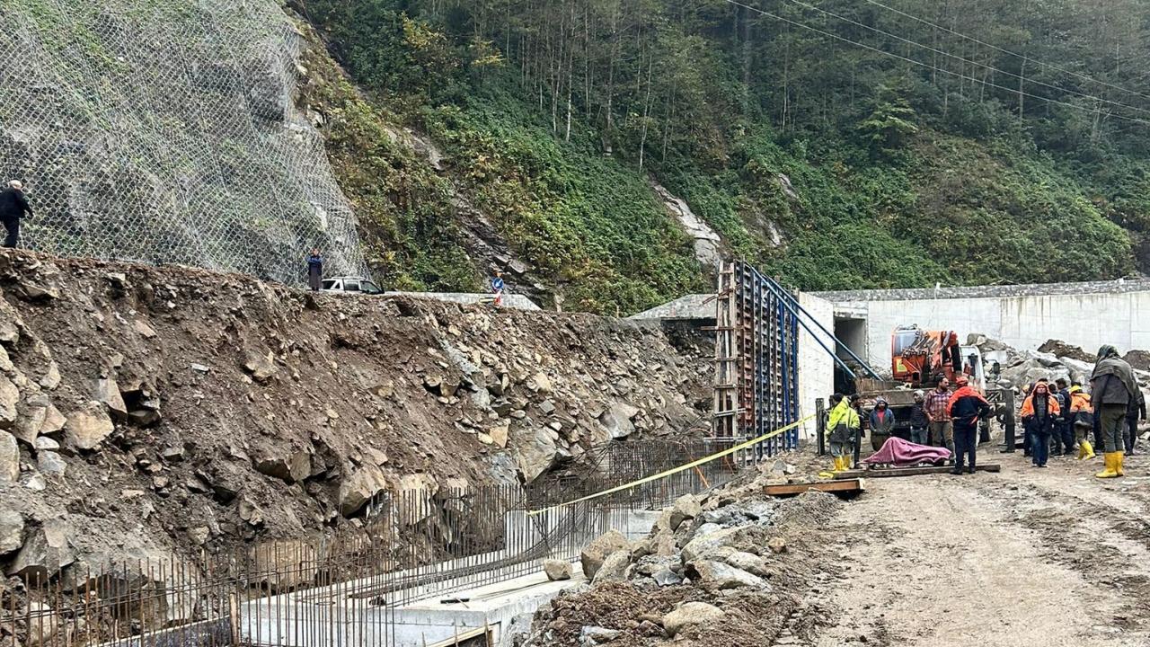 Editör: Raşit YILDIRIM | Rize'de yol inşaatında kalıp çöktü: 5 işçi yaralandı